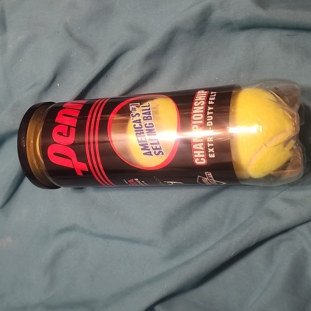 Tennis balls